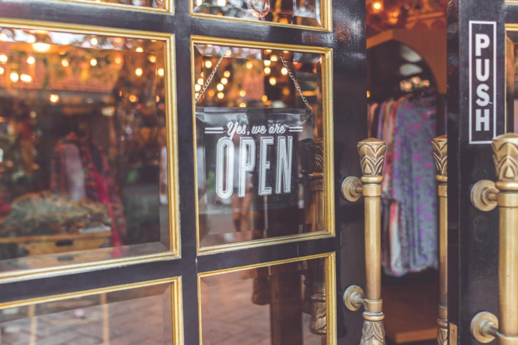 Phygital: how can you integrate this strategy into your business?